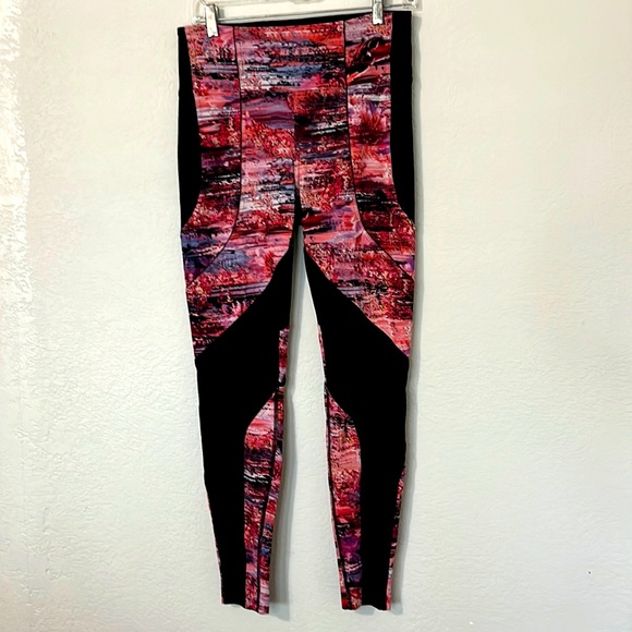 Lululemon Sweat & Repeat Floral Black Pink Leggings 10